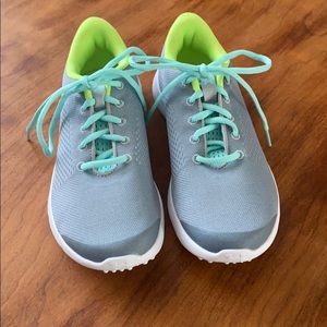 Under Armour Youth Girls Sneakers Sz 4